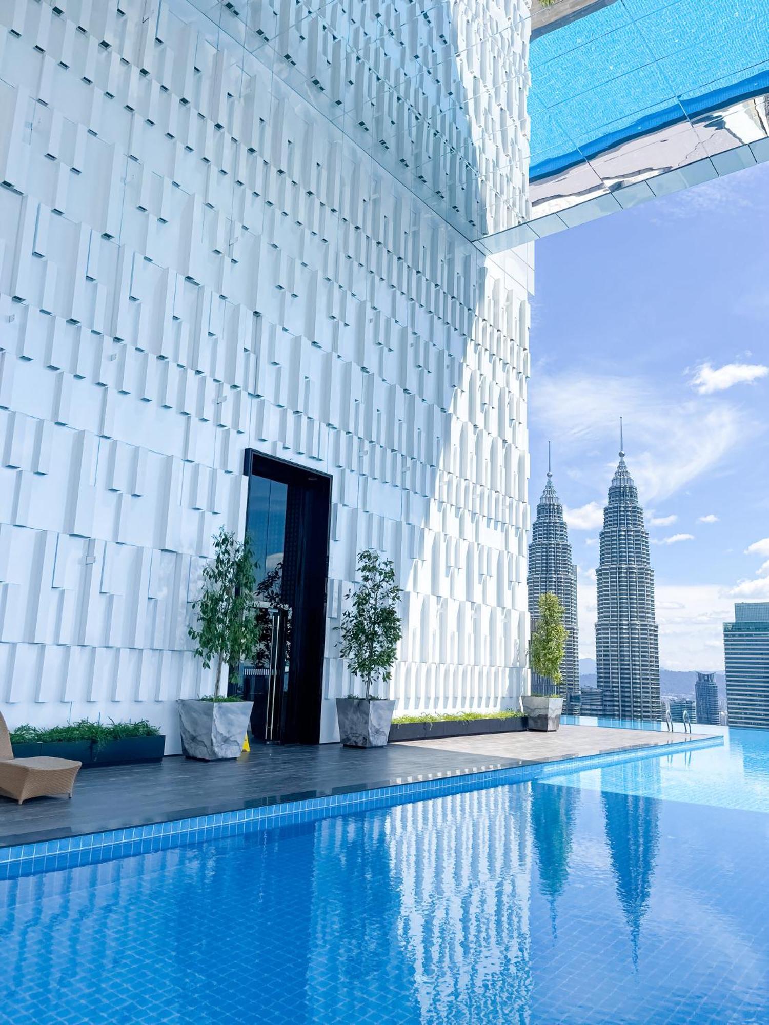 Face Kl Tower Klcc Pavilion By Kimiro Kuala Lumpur Exterior photo